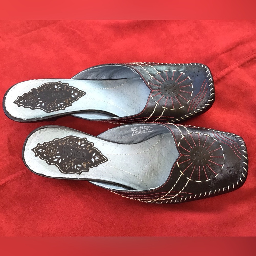 Indigo by Clark’s leather gothic boho mules whipstitch folk floral /kitten heel - Picture 10 of 10